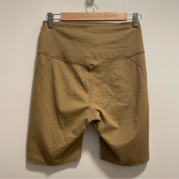 Girlfriend Collective bike shorts - Picture 5 of 5